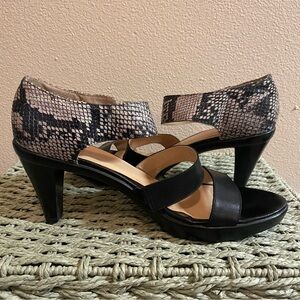 BELLA VITA Black Snakeskin Platform Heel Sandals | Size 12